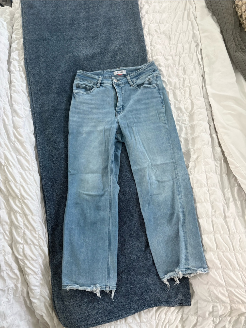 ARULA High Waisted Light Wash Denim - Crop Frayed Hem - Picture 6 of 6